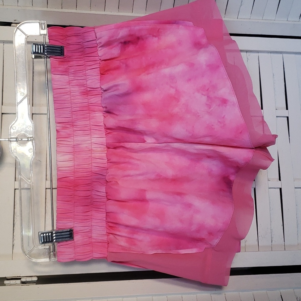 IVL Collective shorts! race pace fusia pink tie dye running woman shorts size 6!